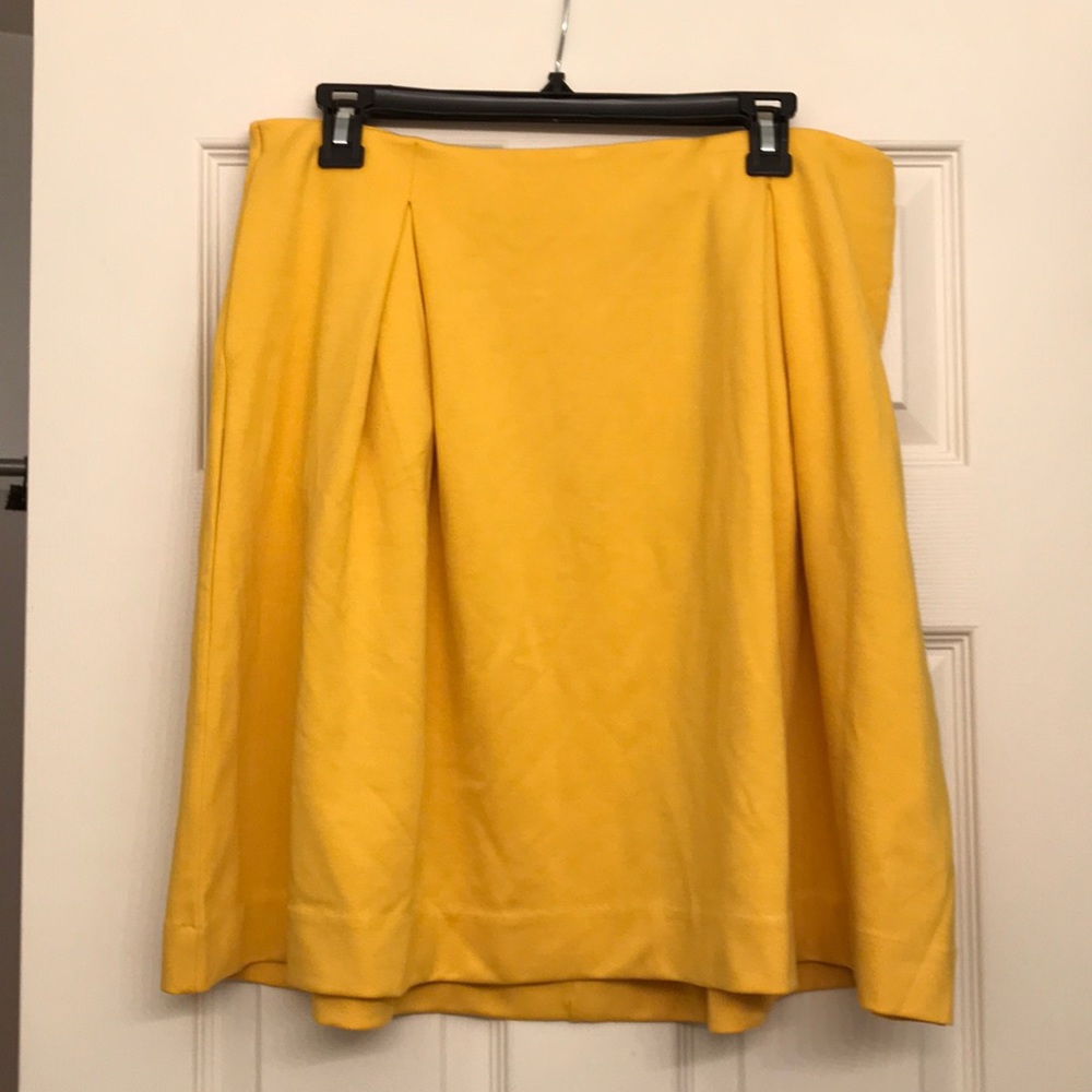 Banana Republic pleated skirt